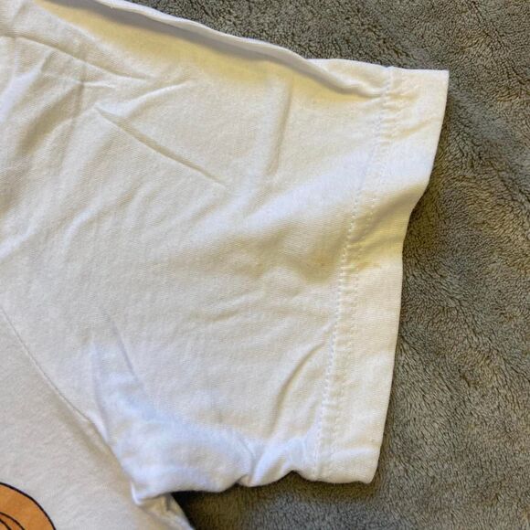 Los Angeles Lakers Looney Tunes Basketball Graphic Tee - Picture 5 of 5